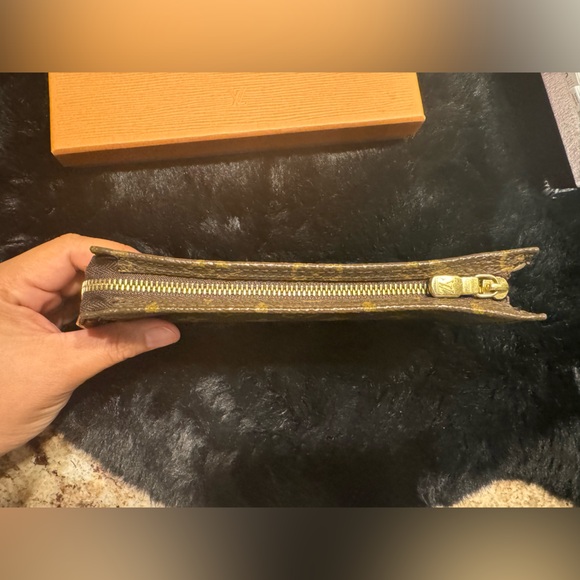 🎀Louis Vuitton pouch🎀 - Picture 14 of 16